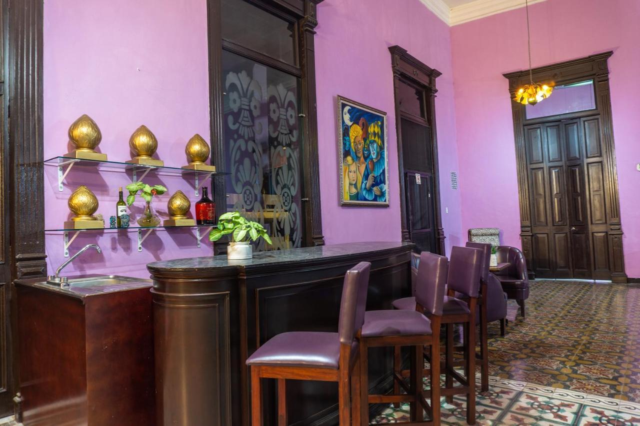 Hotel Lavanda Cas Merida Exterior photo The bar at the Purple Room