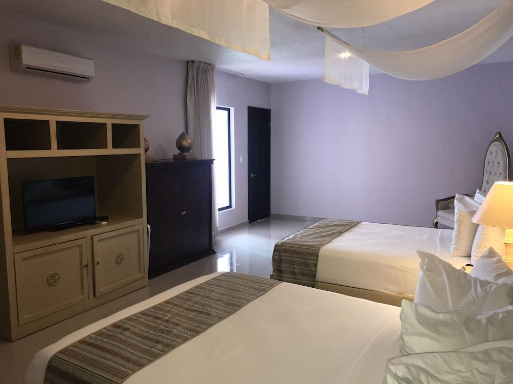 Hotel Lavanda Cas Merida Exterior photo Deluxe room at the hotel