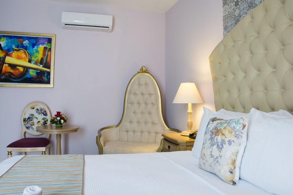 Hotel Lavanda Cas Merida Exterior photo A room at the hotel