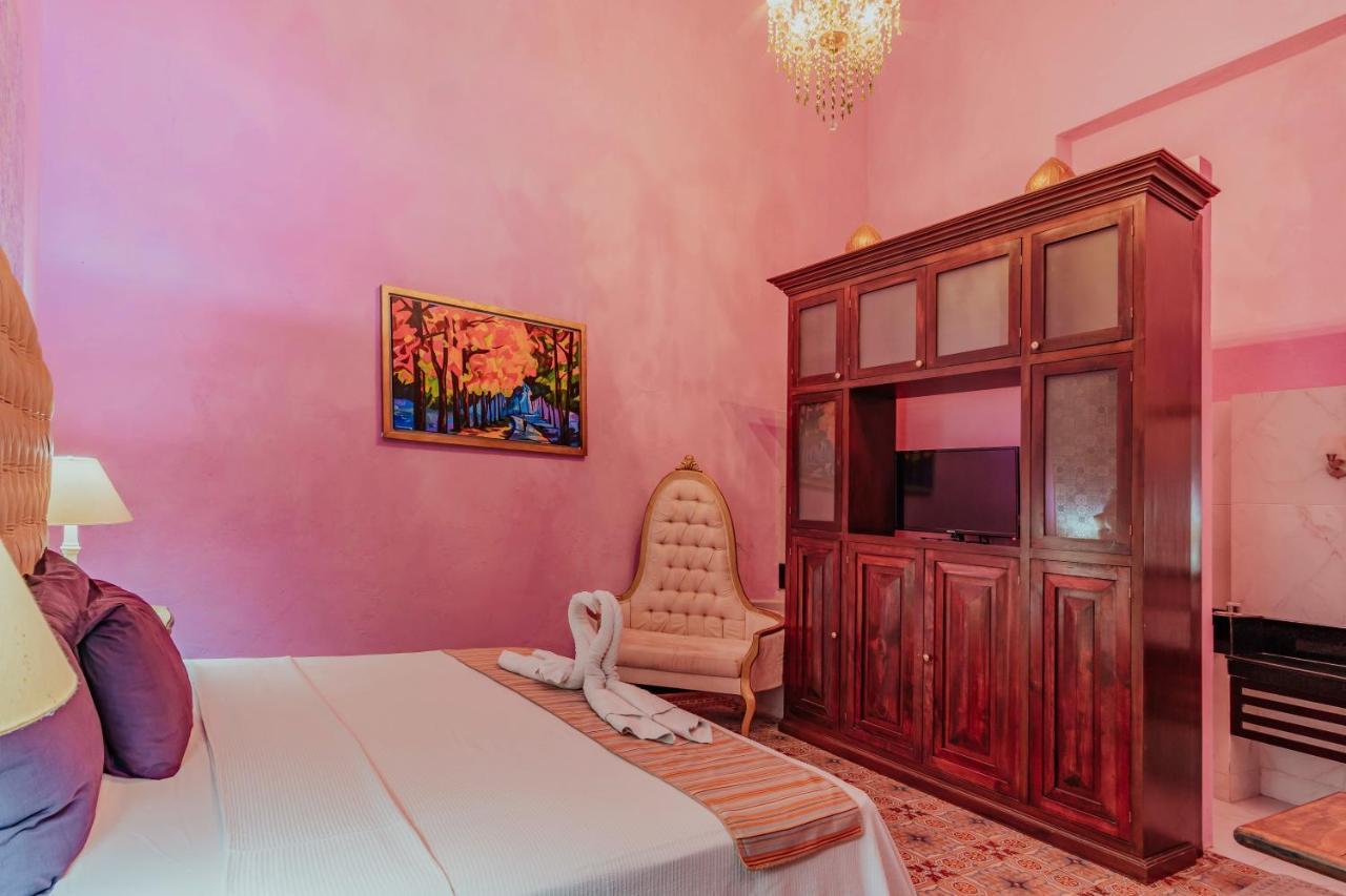 Hotel Lavanda Cas Merida Exterior photo A room at the hotel