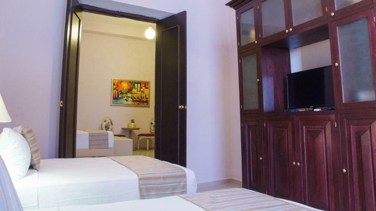 Hotel Lavanda Cas Merida Exterior photo A room at the hotel